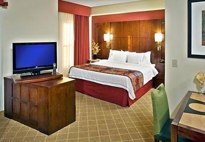 Kansas Airport Hotel 3*