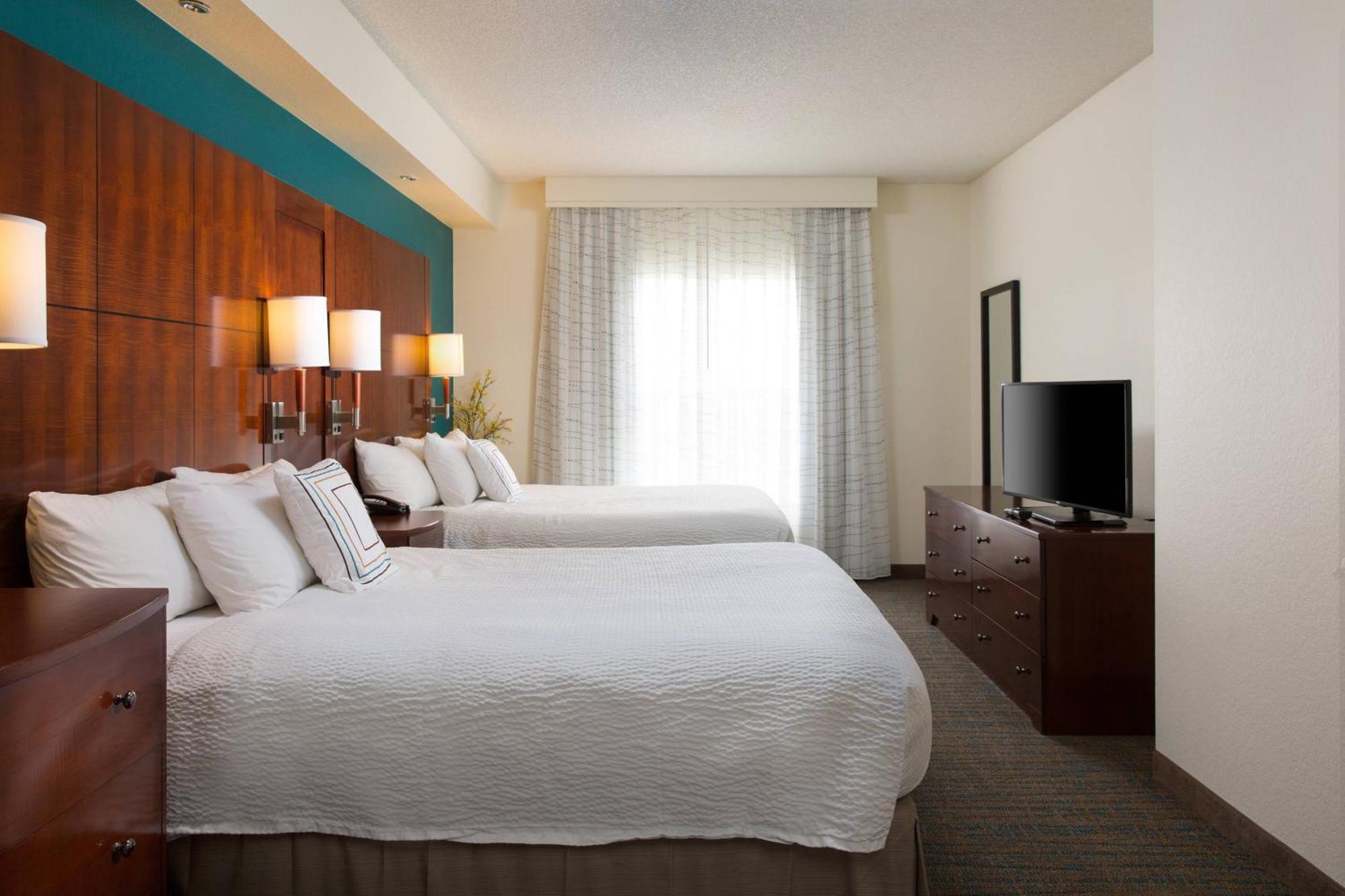 Kansas Airport Hotel